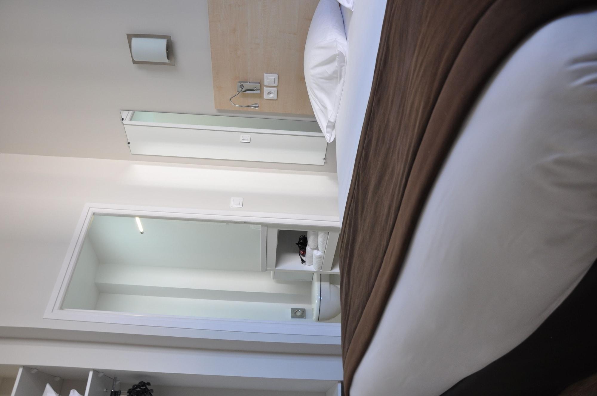 Hotel Foch Nancy Gare エクステリア 写真